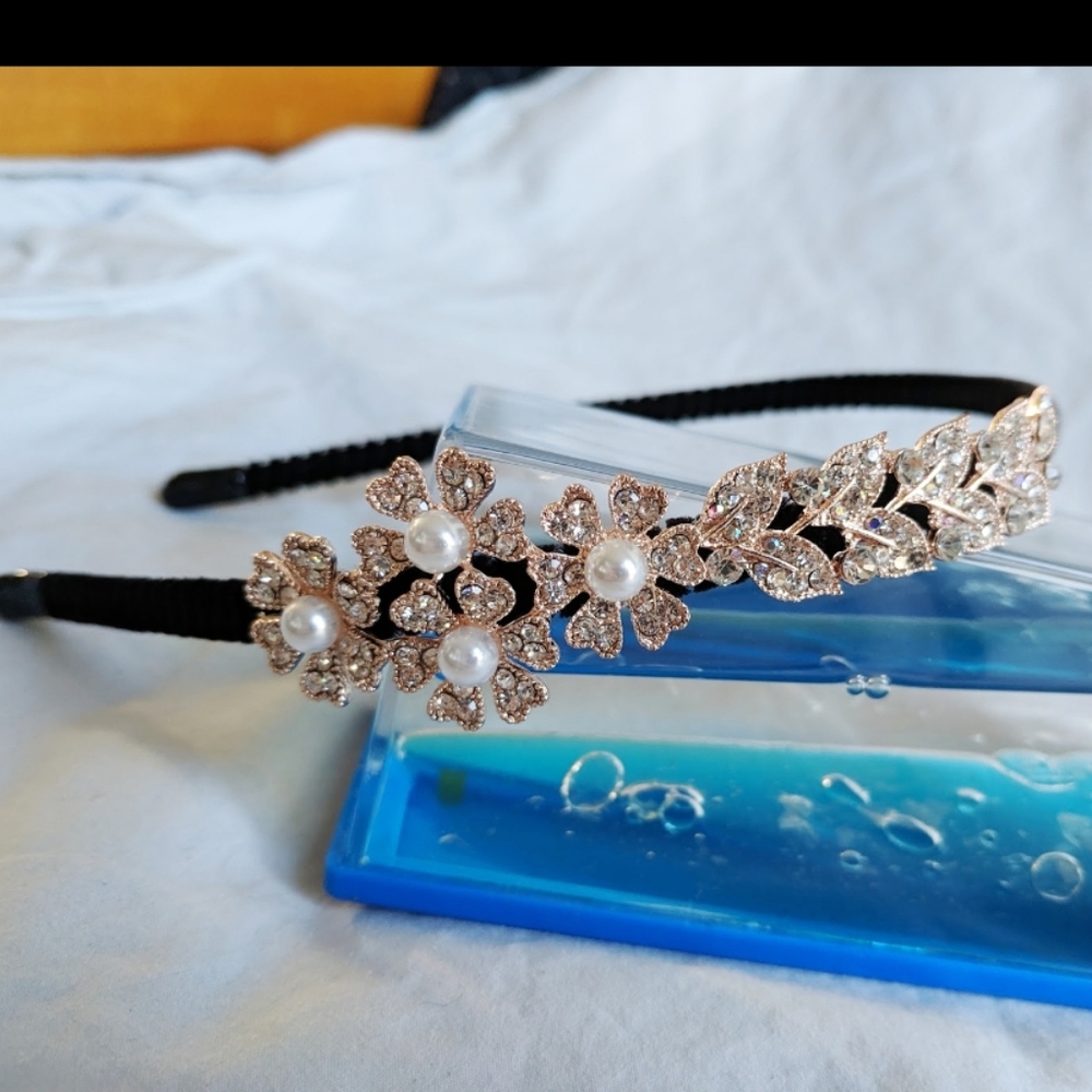 NIB Flower Rhinestone headband - Picture 3 of 4